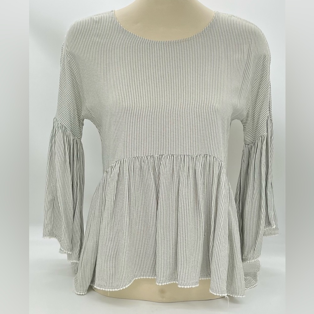 Jachs Girlfriend New York Grey And White Striped Top With Ruffle Hemline Size S